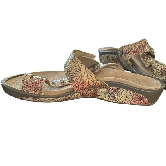 AETREX Izzy Adjustable Slide Sandals Rose Cream Gold Snakeskin Silvertone Studs - Picture 7 of 10